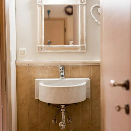 בית נופש Theros House *